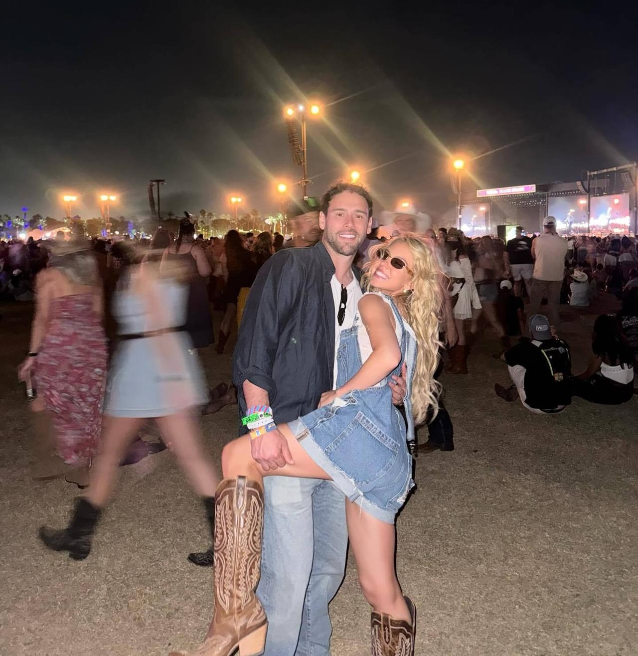 悉尼妹 Sydney Sweeney 在ig上正式官宣和 滑板车 Scooter