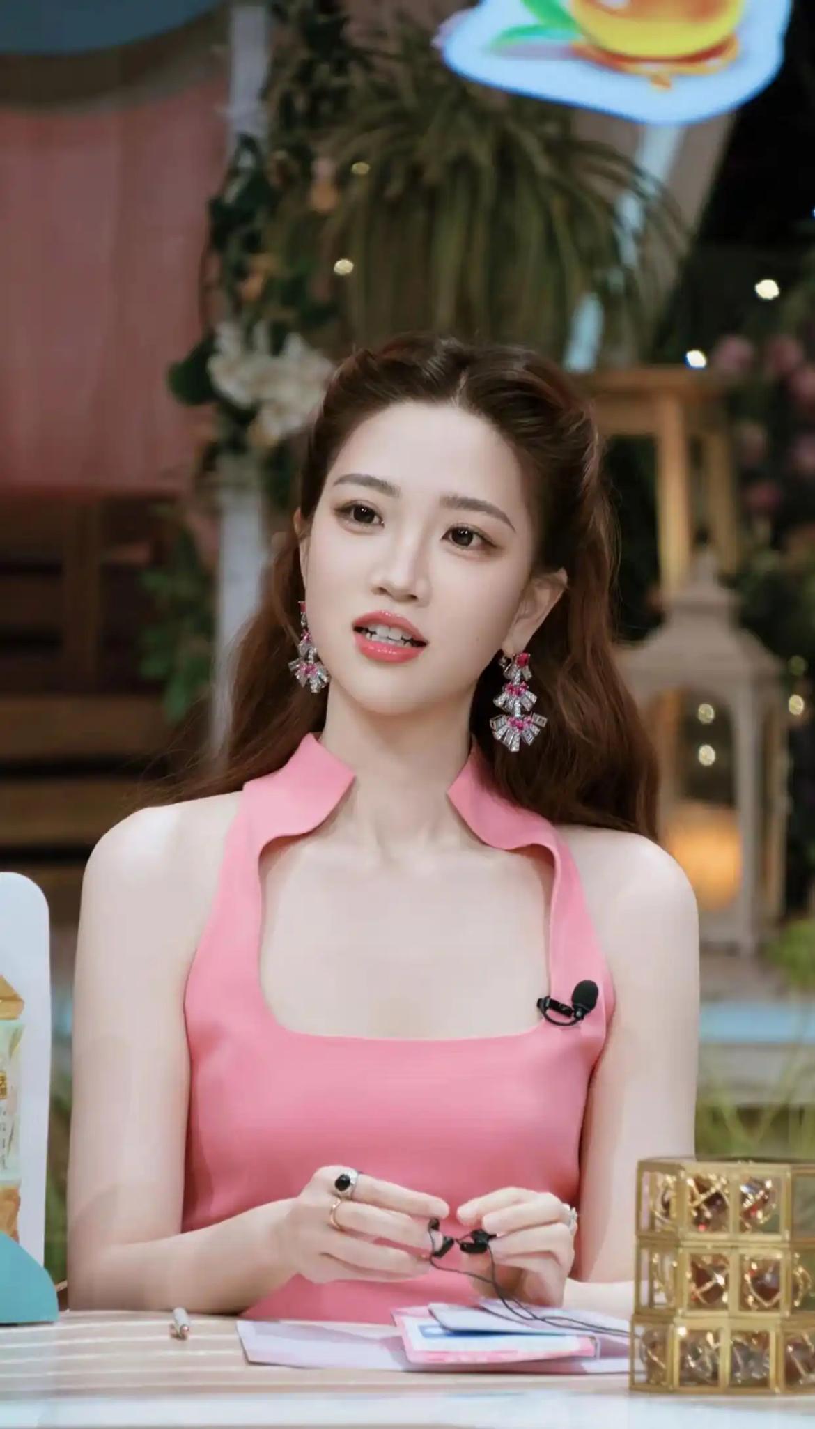 我的今日状态：😁轻松愉快
我这里的天气：☀️晴天