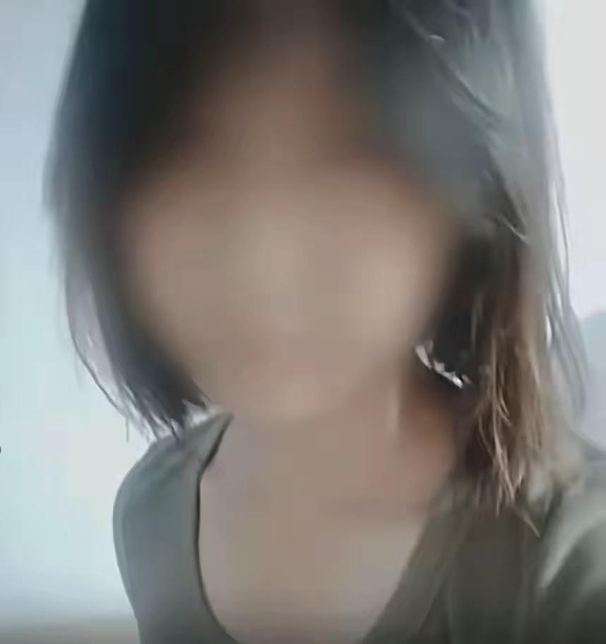 监控显示，河南女孩是被骗走的，而不是被绑走的。让人心痛，没一点安全常识。

河南