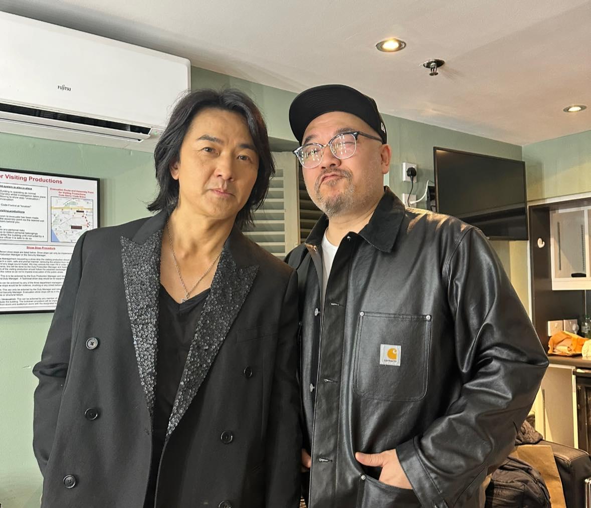怎么郑伊健突然老了这么多，都快变成一个老头，以前他真的很帅气，当年可是香港电影男