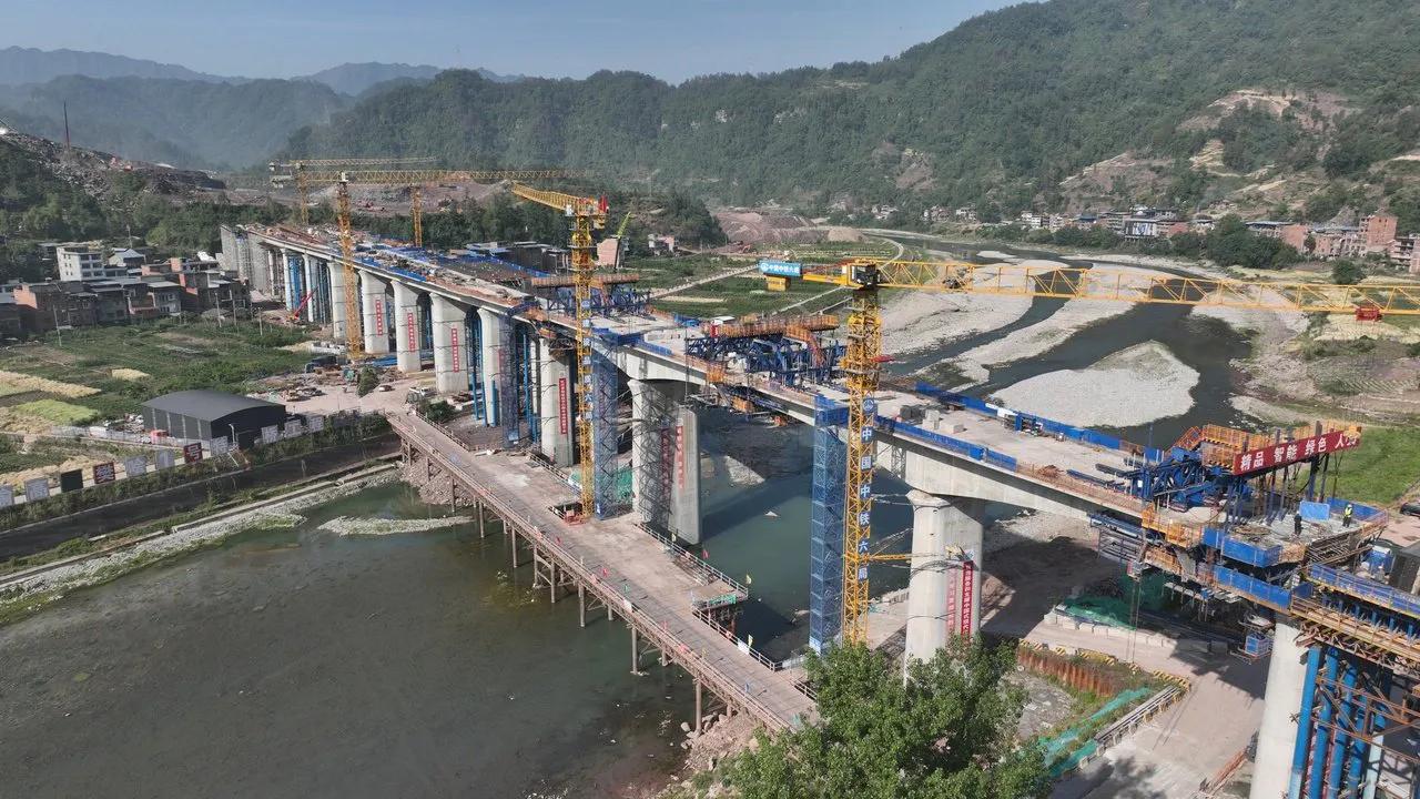 2月2日，一媒体报道，江苏省盐城市一座在建桥梁垮塌，该桥梁为响水月港大桥。事发后