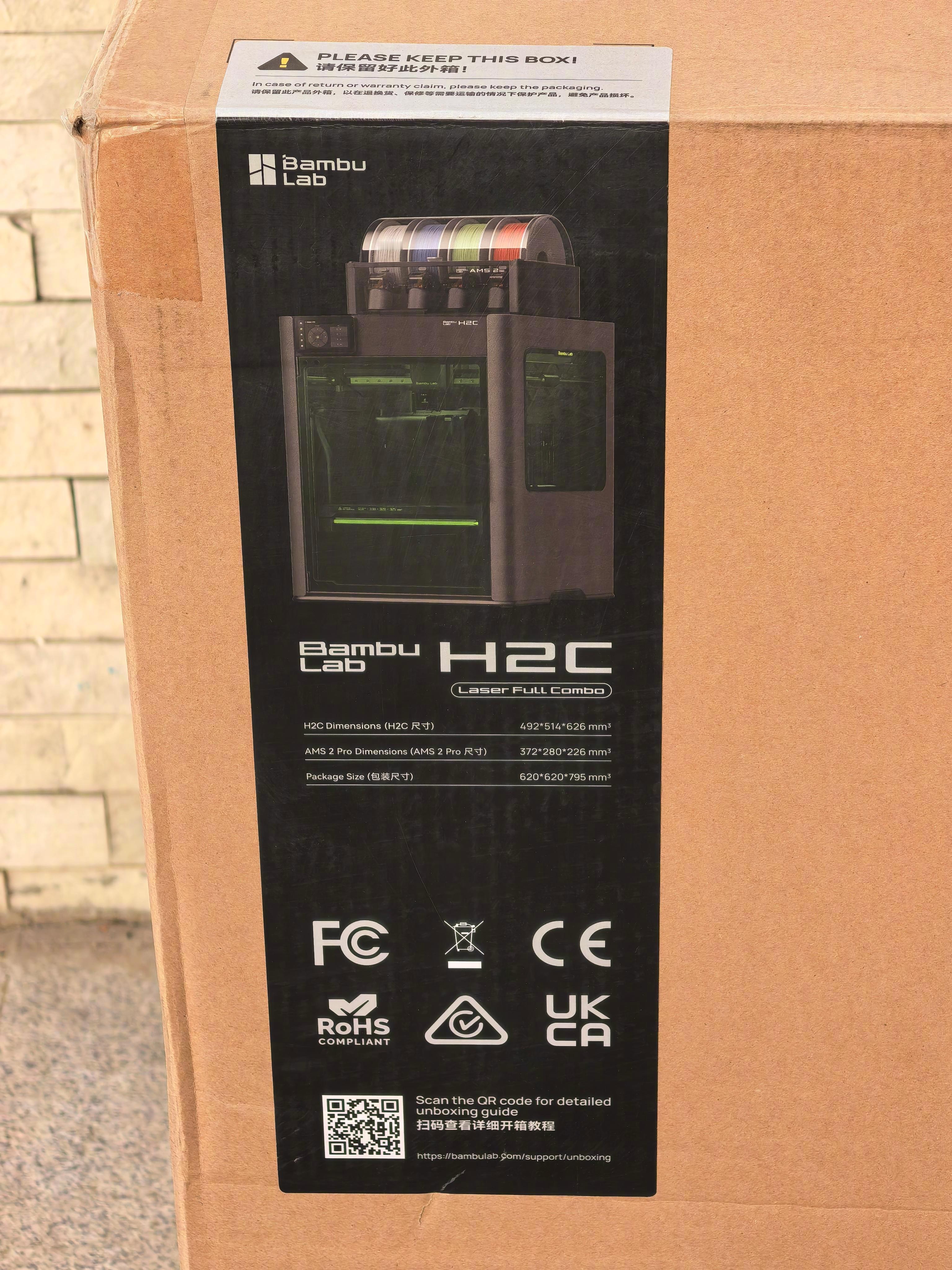 我的拓竹3D打印机旗舰版H2C大全套到家了，东西太多了，以至于我又找把我之前桌子