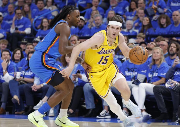 NBA季后赛，湖人108-131不敌雷霆，总比分0-3落后。本场比赛，里夫斯出战