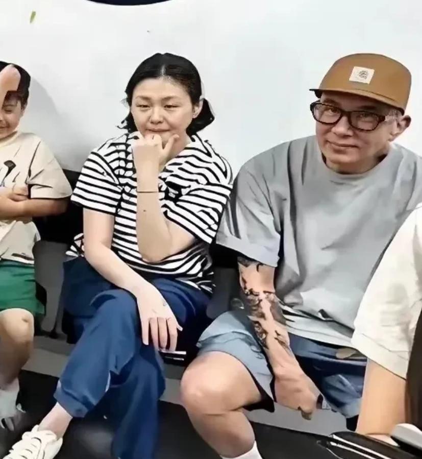 大S跟具俊晔的最后一张合照

照片里，大 S 和具俊晔正带着儿子外出游玩，
这也