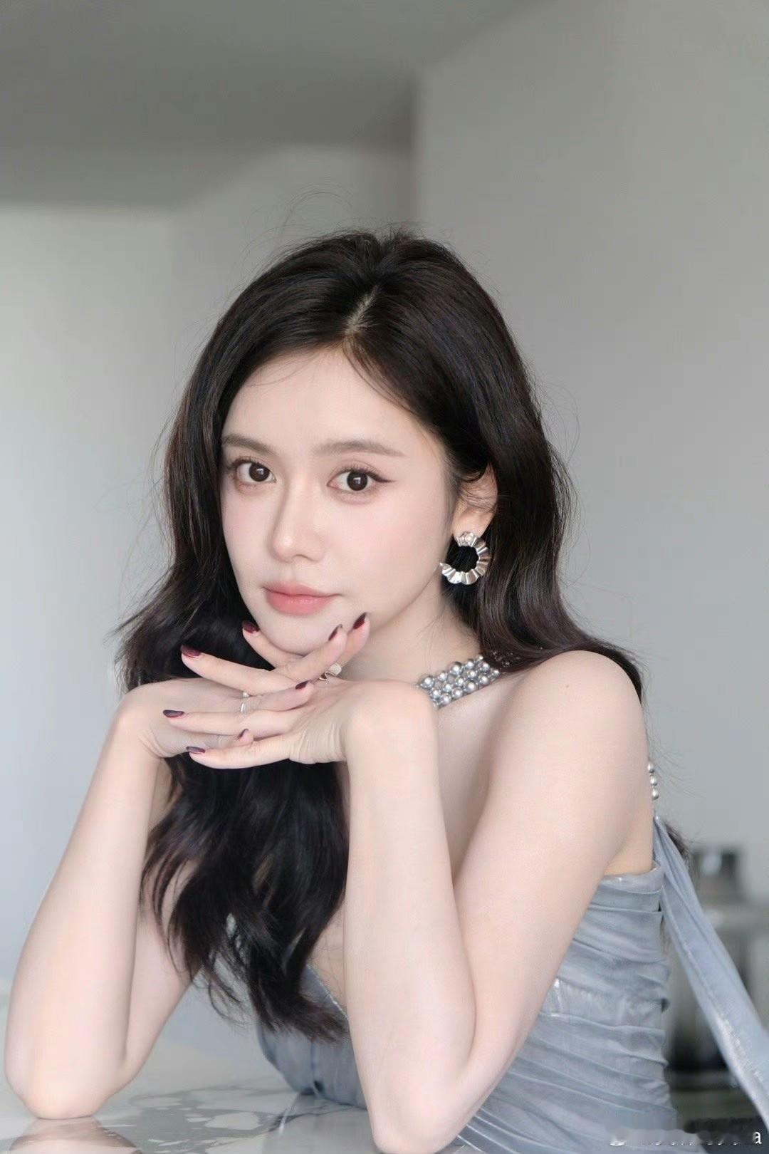 美娜