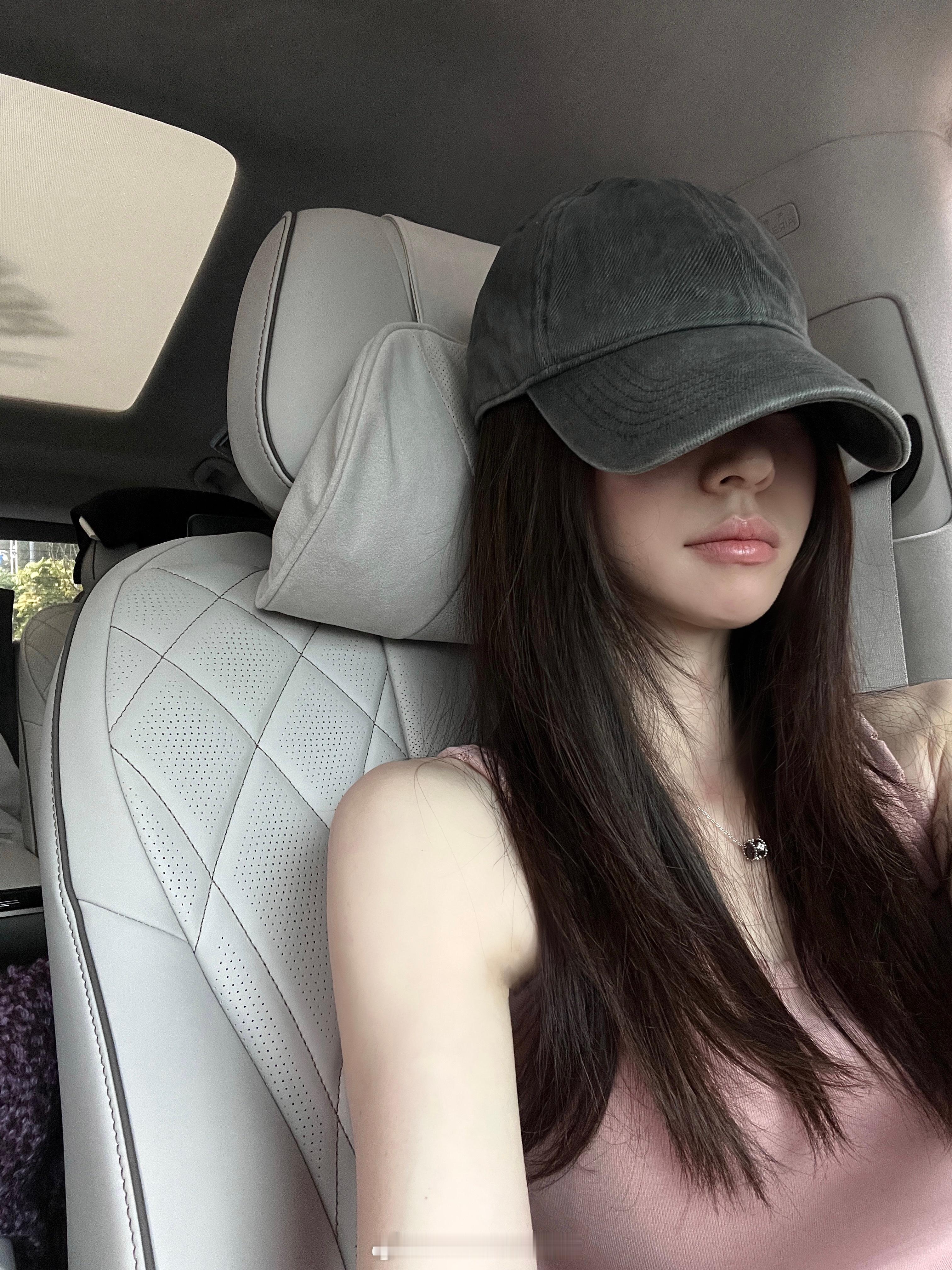 周六时光chill一下我也有夏天喜欢的粉调裙子啦 ​​​