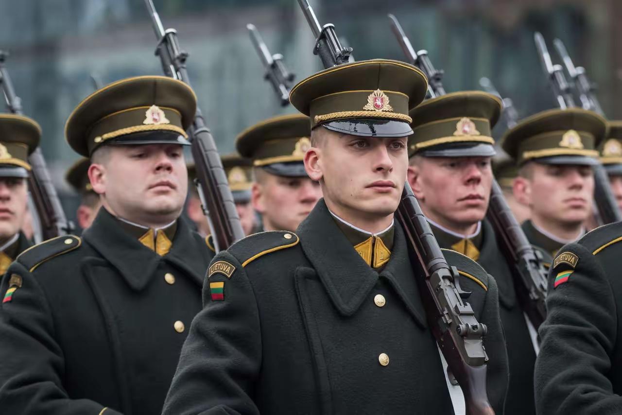 第一个愿意向伊朗派兵参战的国家出现了，它就是在俄乌战争中逢俄必反的：立陶宛！
