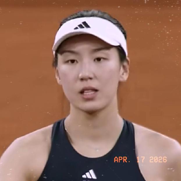 王欣瑜又退赛了！

一直等到凌晨0：00后才开始的WTA250鲁昂站第二轮，王欣