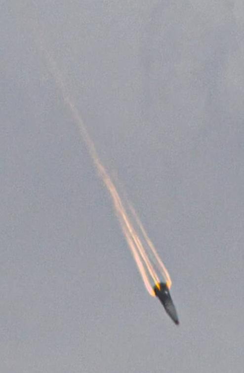 美以炸发电厂，让伊朗用不上电，伊朗就炸了海水淡化厂！伊朗人没有电，可以点蜡烛，以