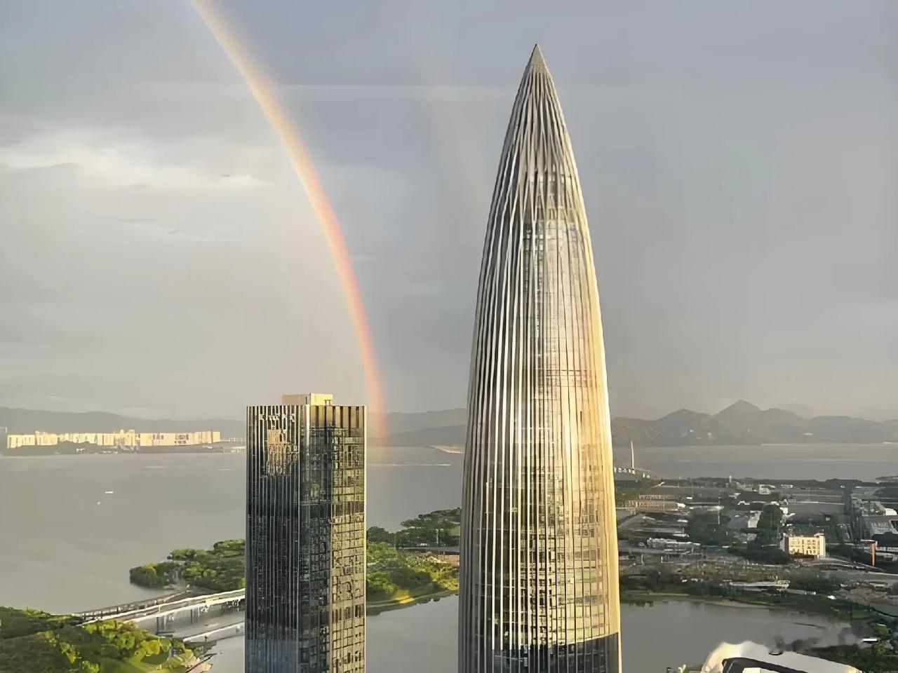 空仓，持续空仓，今日已是空仓的第三天，对于后市，我仅有一字，跌！无非是快跌抑或慢