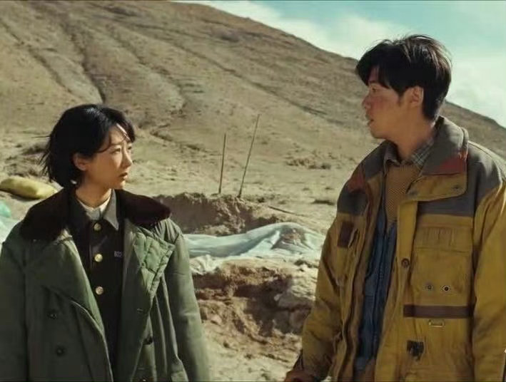 胡歌张哲华在生命树里共脑了 哇！《生命树》里胡歌张哲华共脑，对峙夺枪配合超默契，