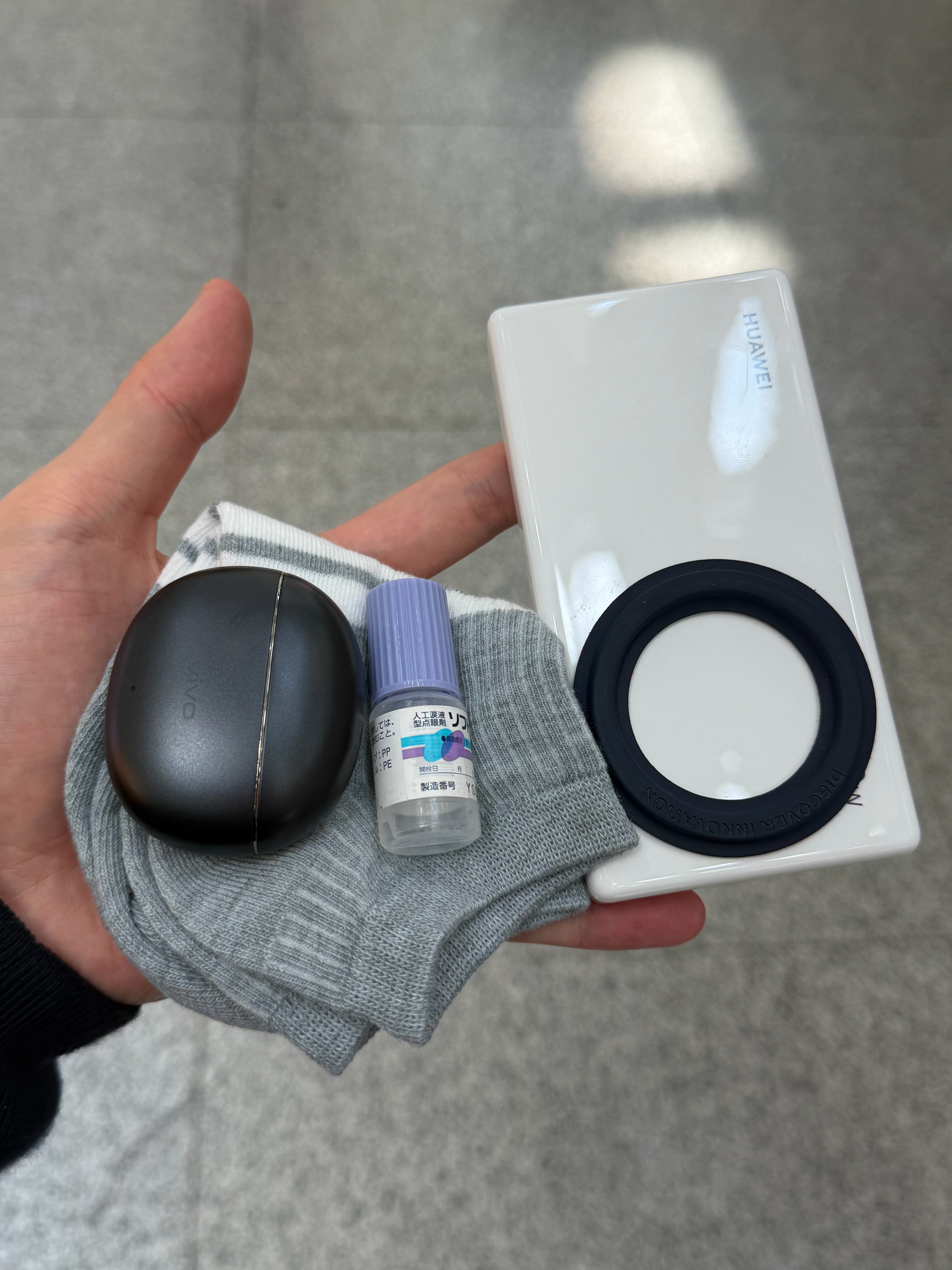 坚持极简出差，不用背包，一个裤兜就够   深圳·深圳宝安国际机场T3航站楼