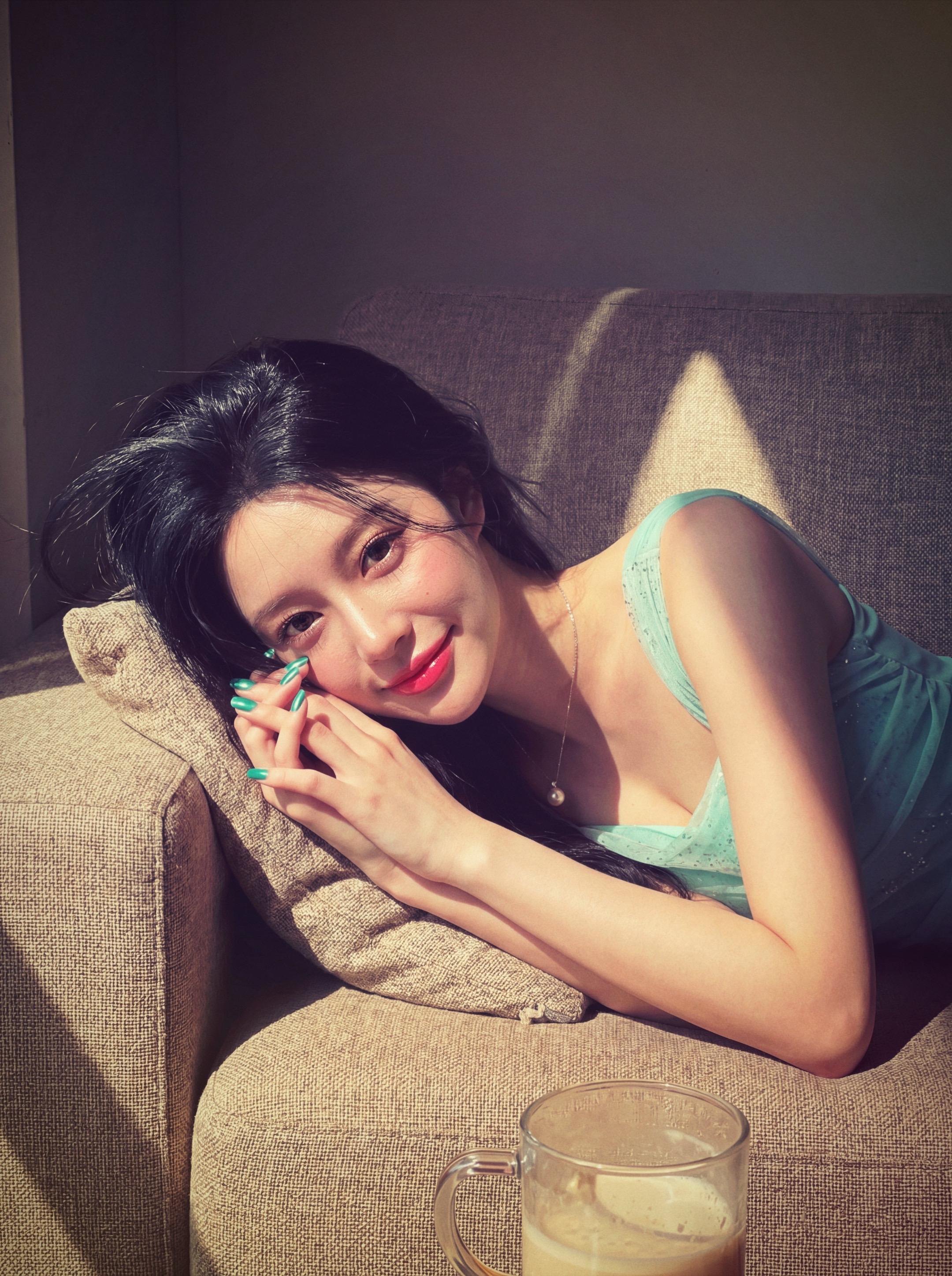 我刻舟早就不为求剑了，流水向前我也该往前走。