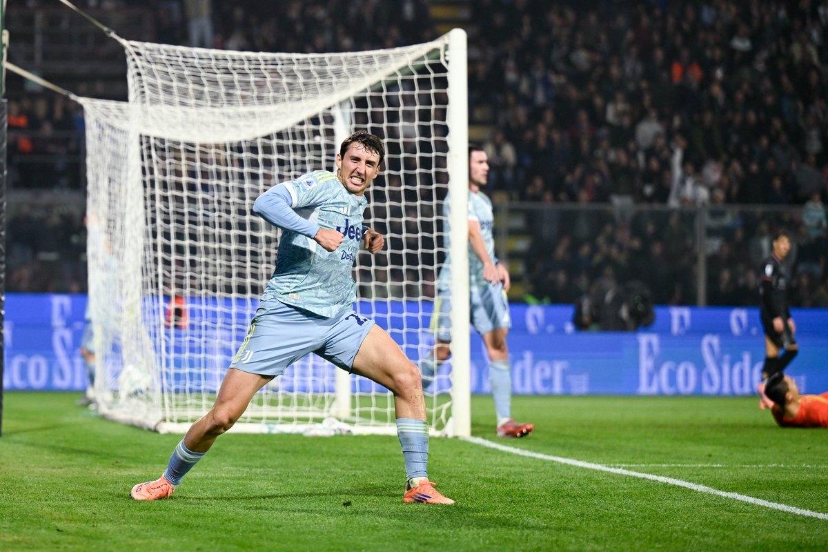 【坎比亚索：斯帕莱蒂让我们重回优秀】

尤文图斯2-1战胜克雷莫内塞，斯帕莱蒂执