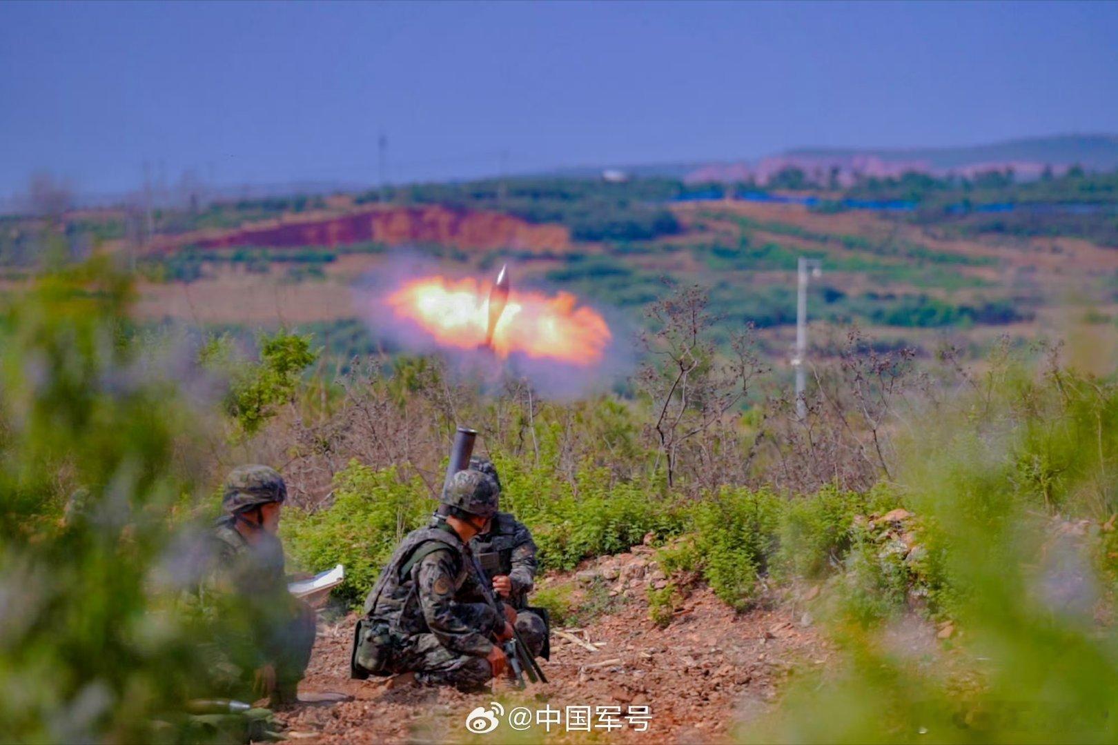 好东西应该经常拉出来练练好像还没有看到过制导迫击炮弹的射击演练！热点观点陆军老大