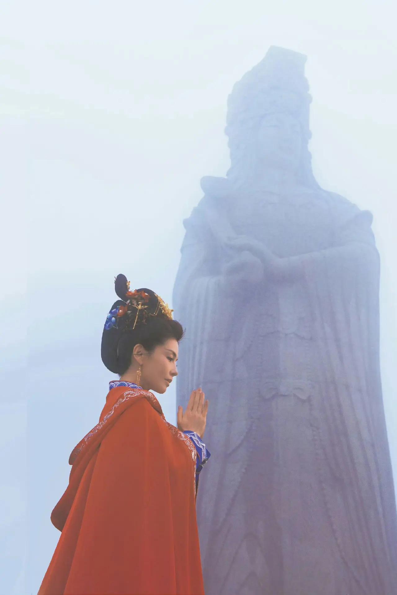 妈祖钦点的代言人
刘涛这辈子只要不犯原则性错误
妈祖滤镜能保她一辈子荣华富贵
刘