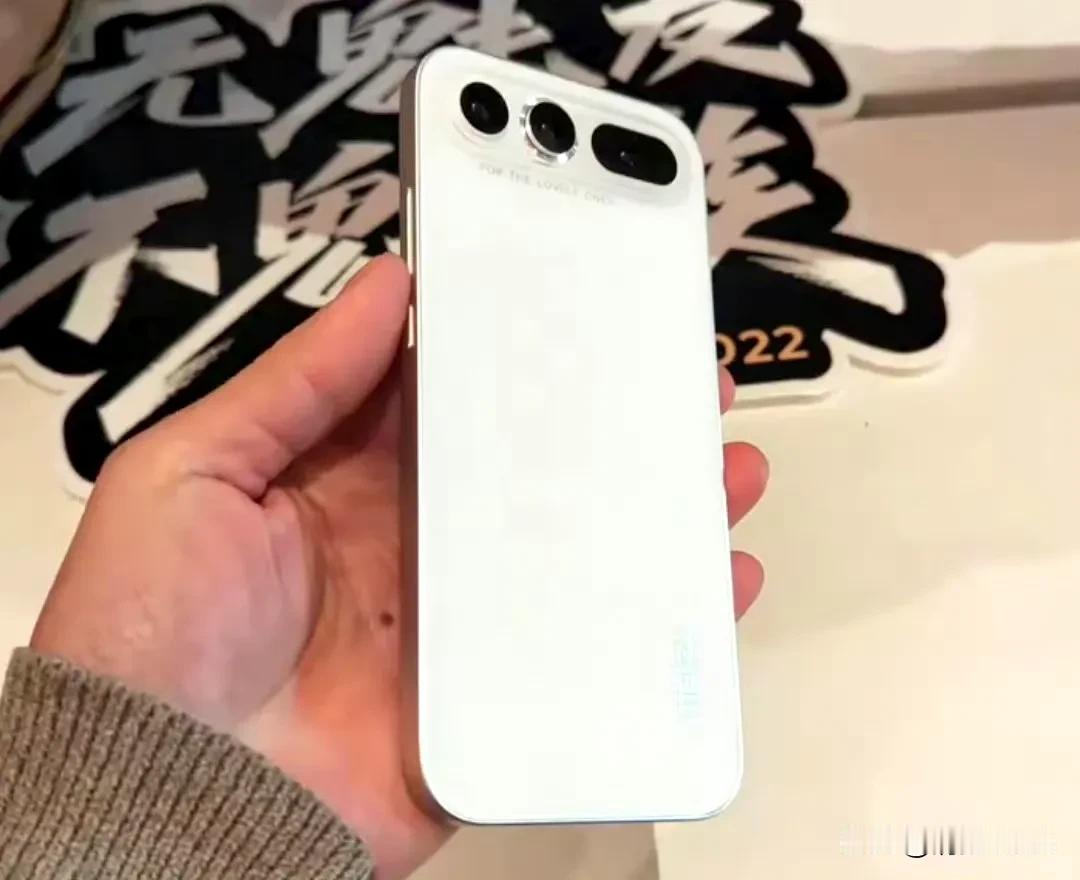 魅族22系列这次真的要来了！？
知名爆料博主数码闲聊站发文讨论9 - 10月迭代