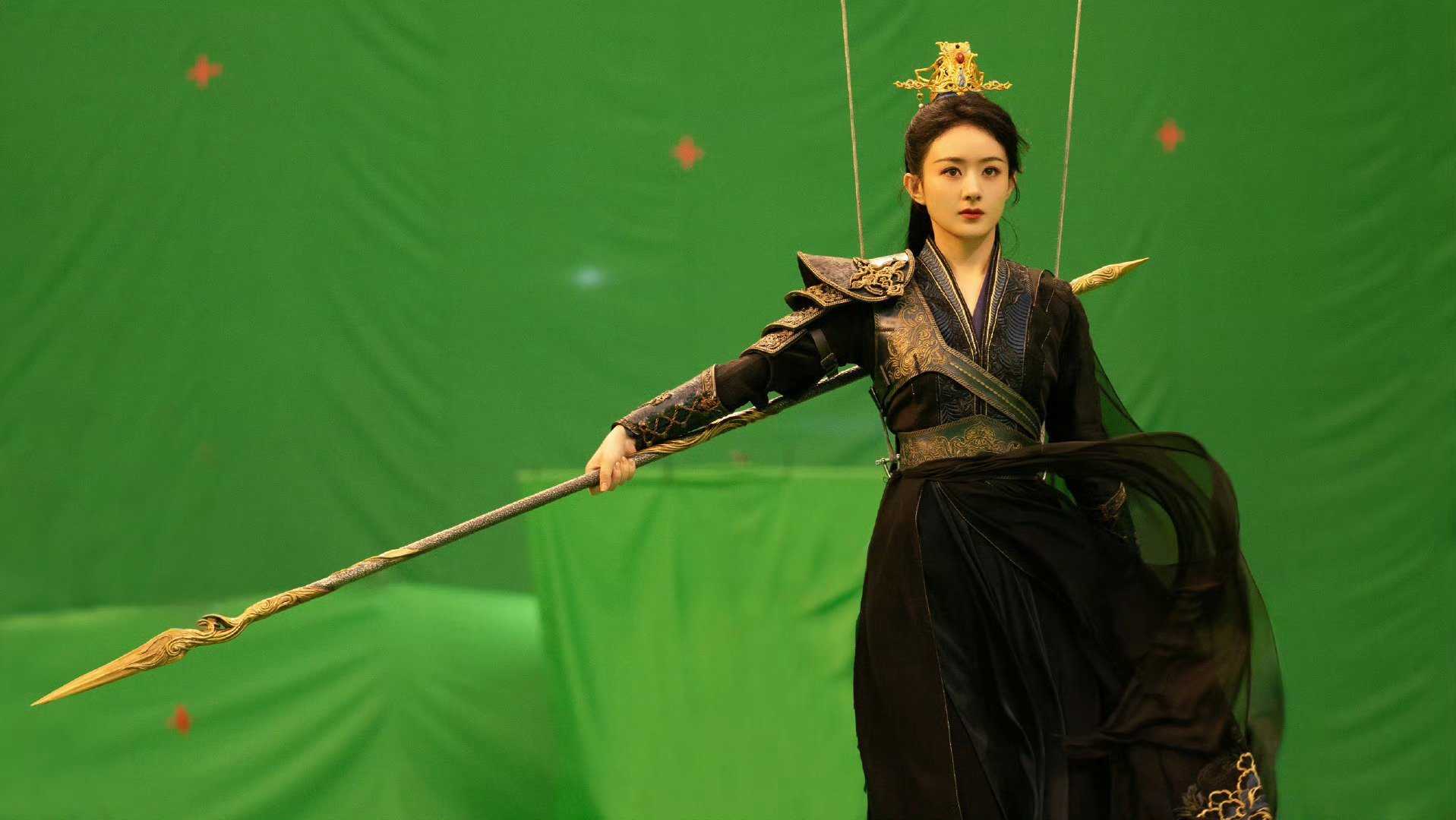 赵丽颖赵丽颖 zly纪梵希全球彩妆及香氛代言人赵丽颖“我心慕于你，如鹿归于林野，