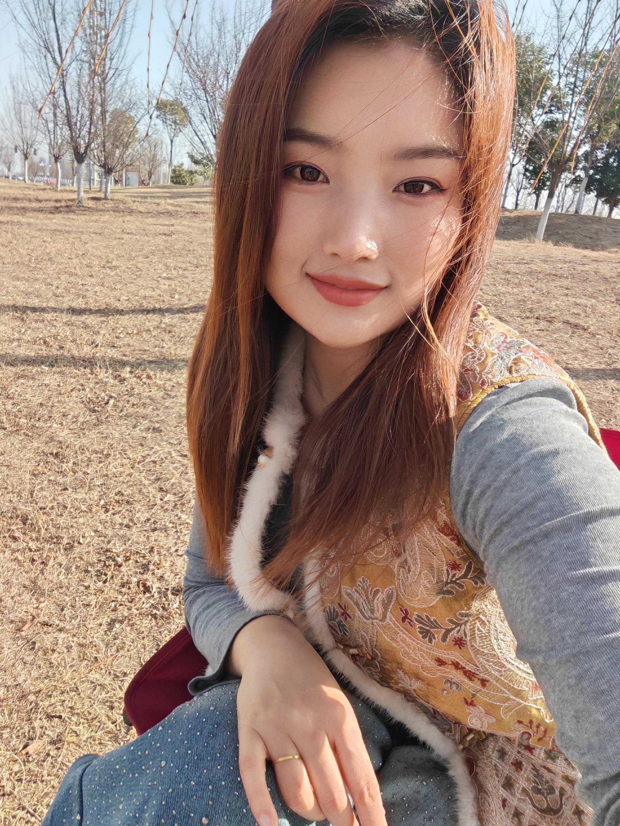 风又吹过眼里的愁  回头却没有人在身后………