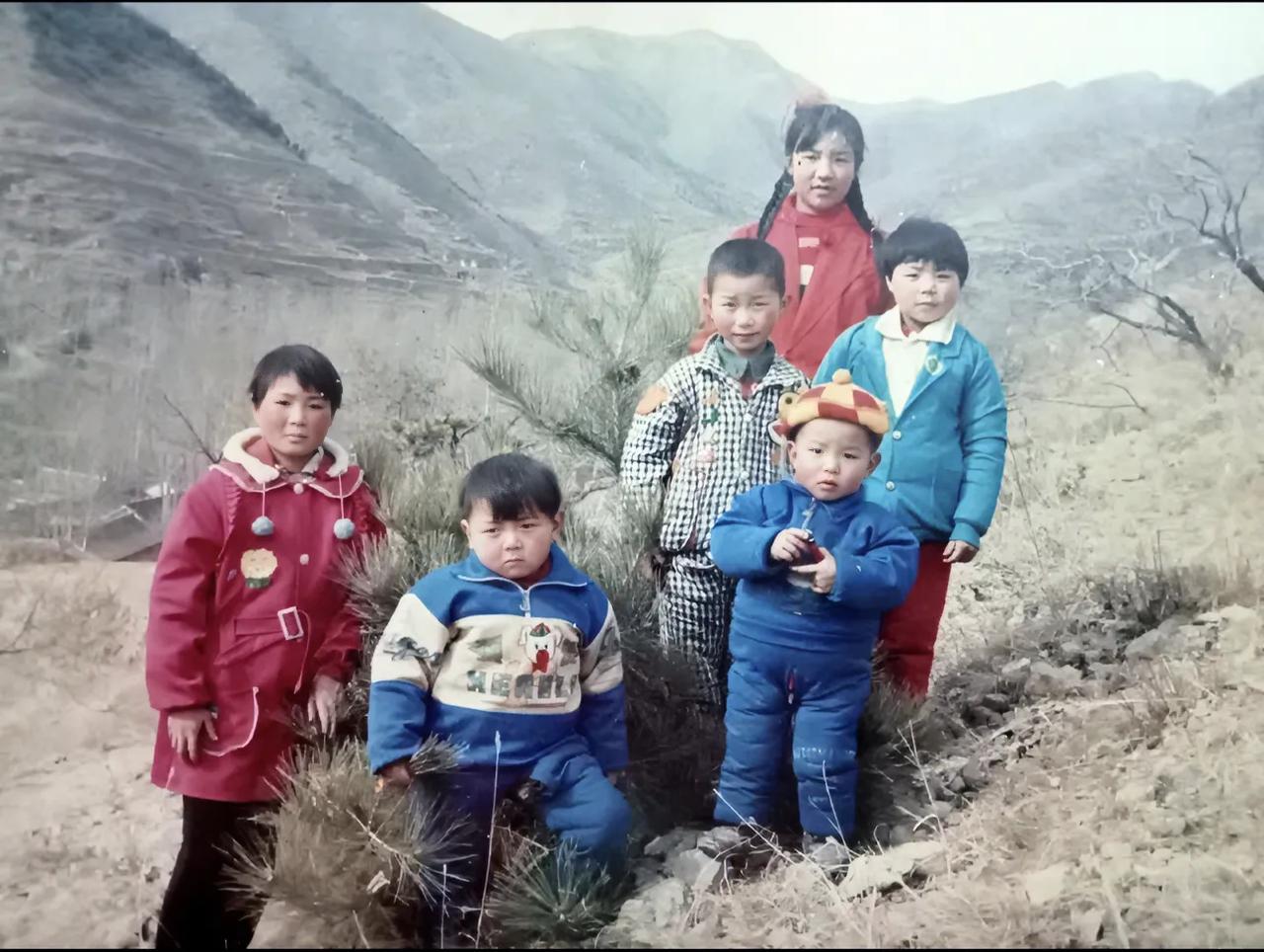 离开村子10年了，一起长大的四个发小现在却是截然不同的命运：

1、先说说发小冬