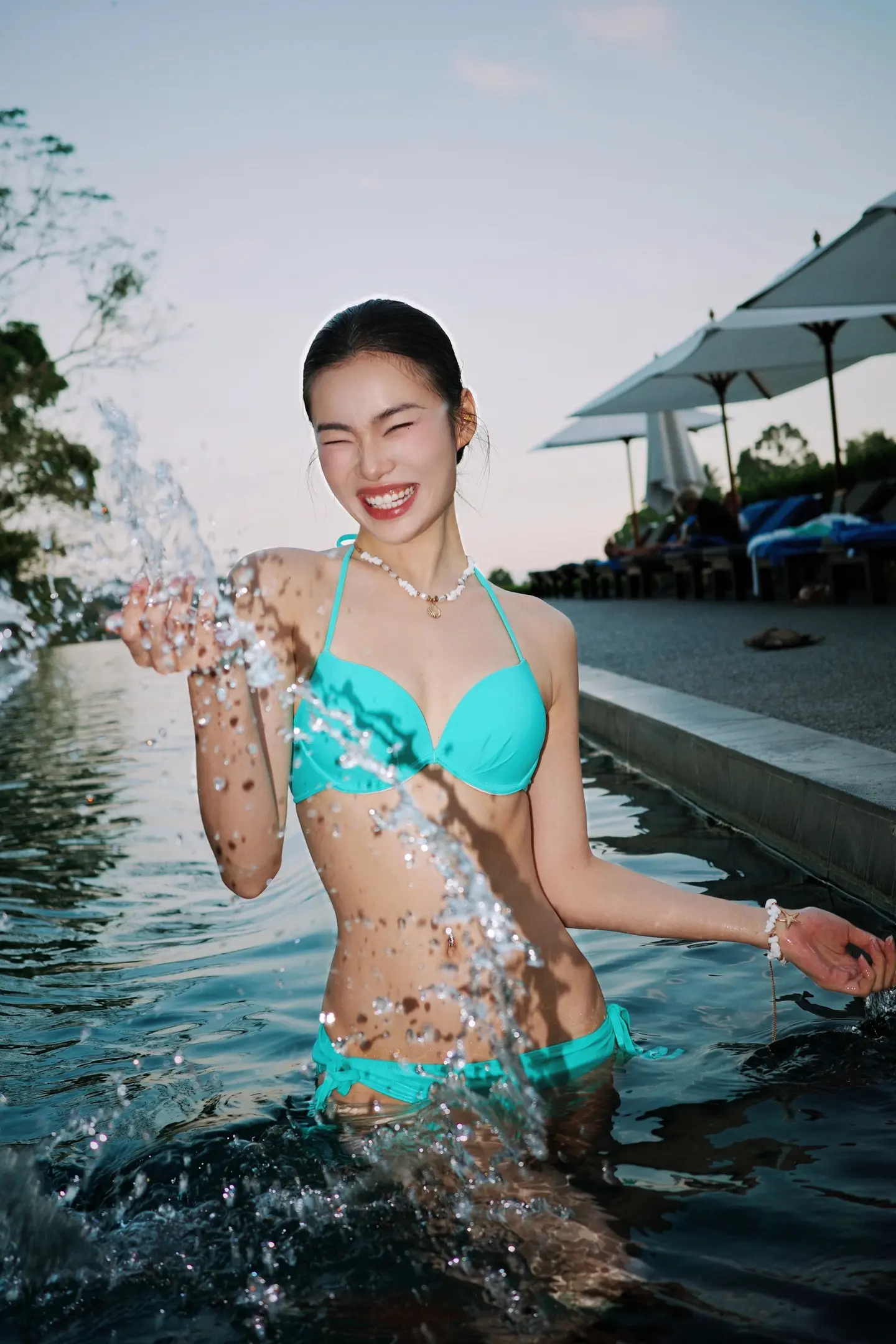 你可以不漂亮 可以不优秀 可以不上进 甚至可以不聪明 但 我不可以