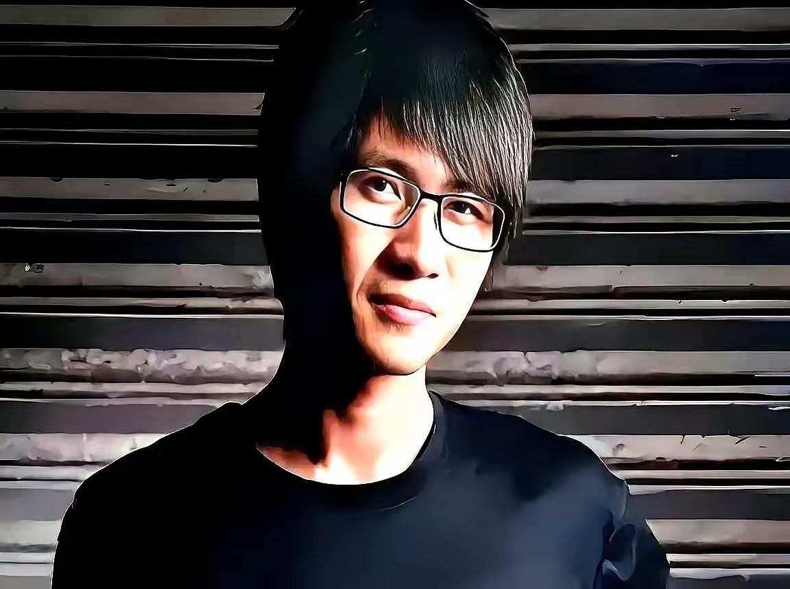 韩寒是一个非常了不起的人，作家，车手，导演，都是成功的，攻击他的人，可以闭嘴了，