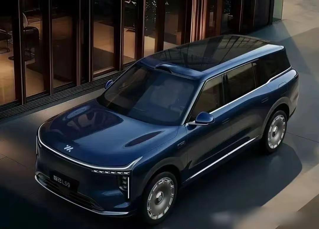 信不信，未来绝对是国产车的天下！
​要面子——买奔驰
要智能——买问界
要动力—