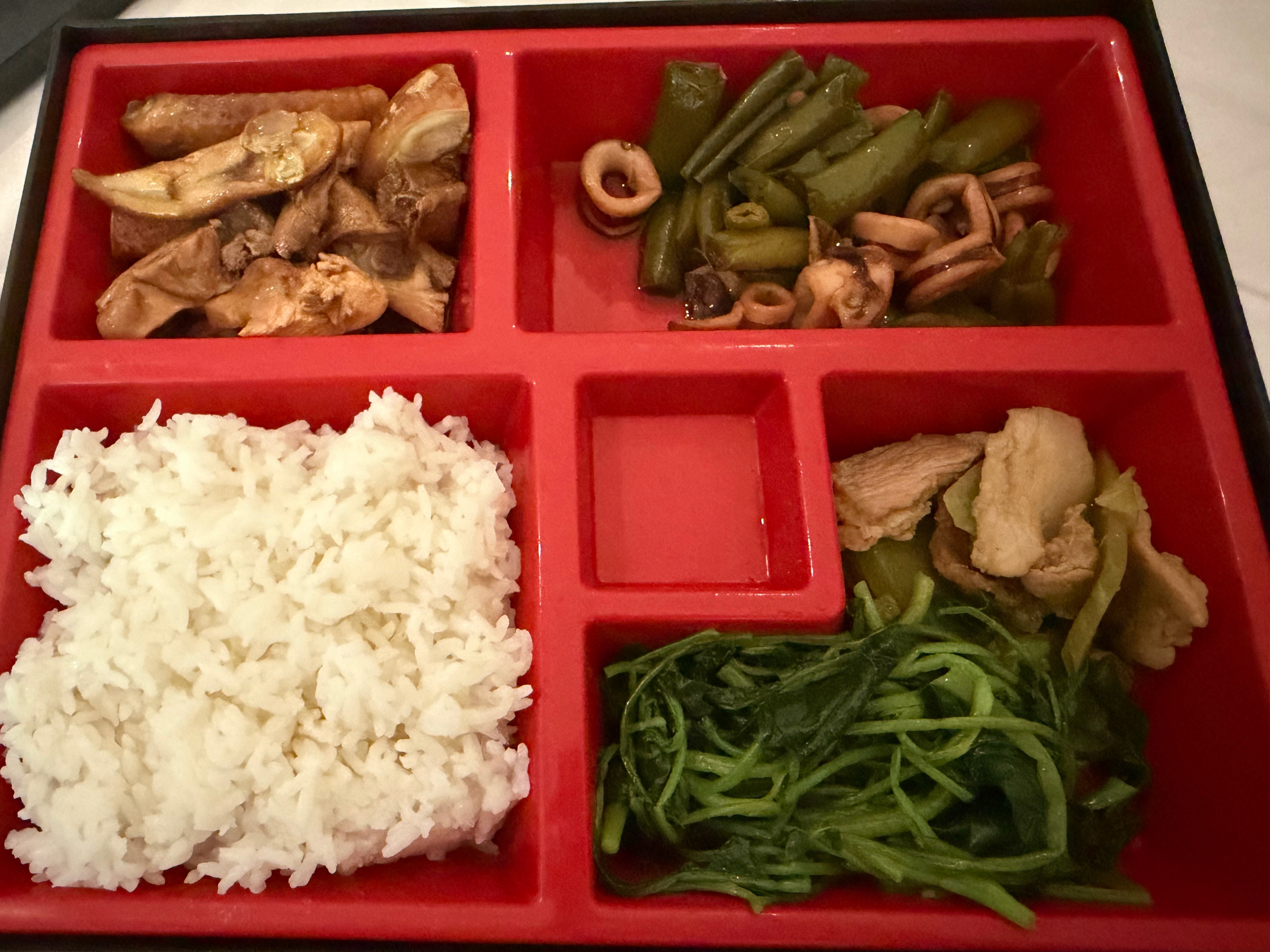 今天吃一波员工餐 
