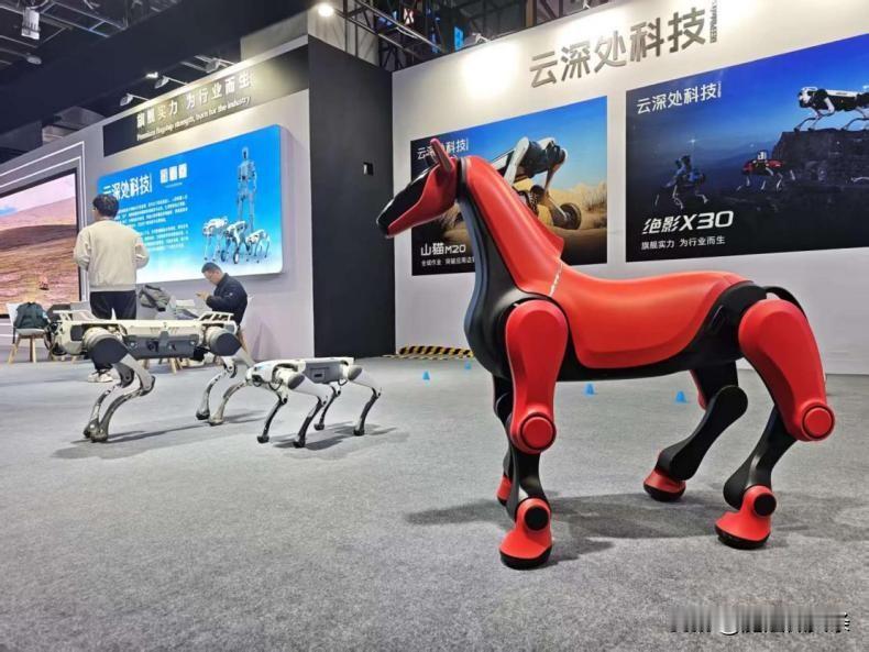 “AI+消费”正飞速走进日常生活。在2026中国家电及消费电子博览会上，就能明显