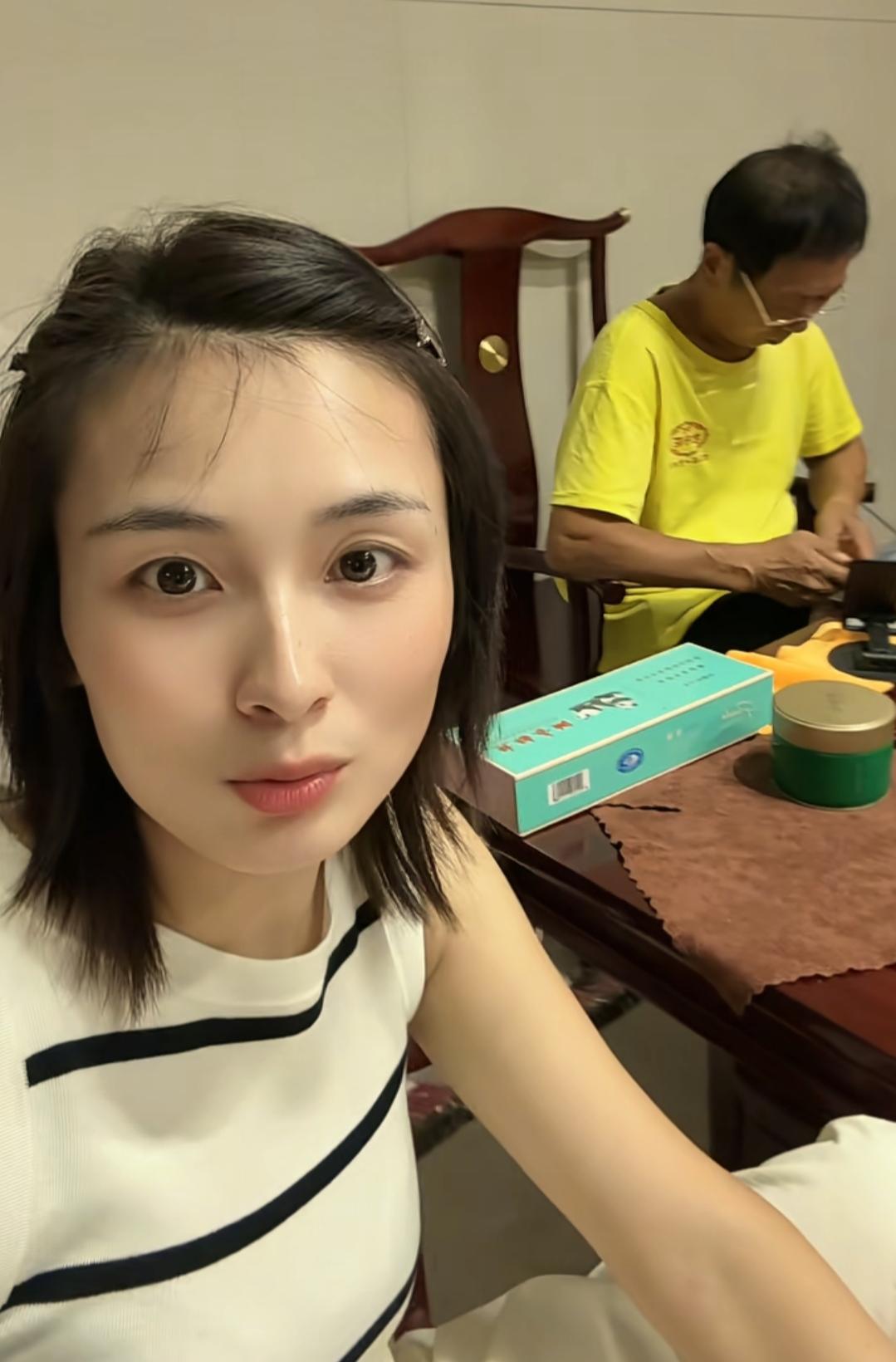 我预料到了中秋节瑾汐家会有其他安排
也预料到了瑾汐会陪莆田爸妈
万万没想到瑾汐陪