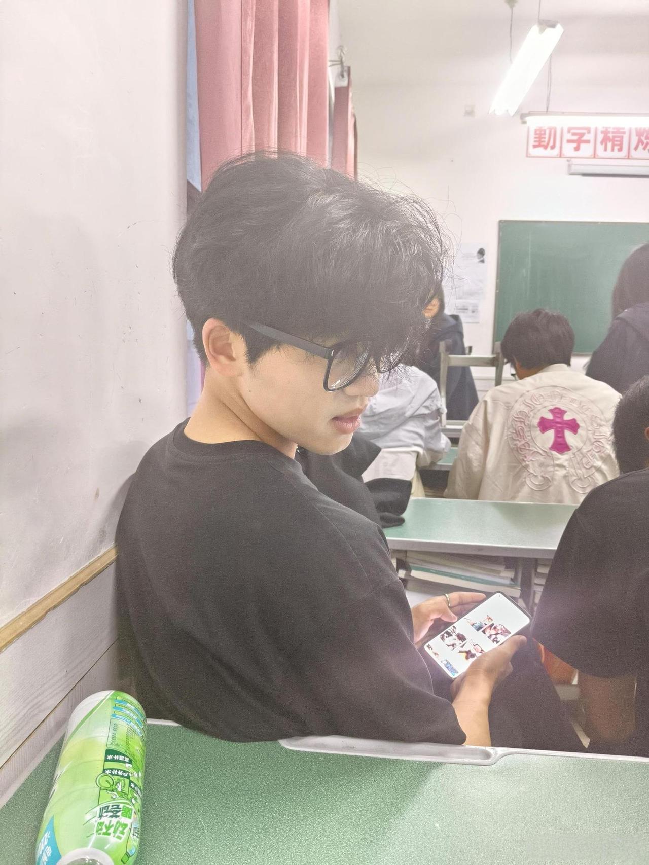 我侄女说这是她班校草