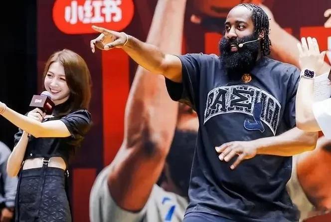 哈登再现高情商言论，中国行热度不减当年

2023年夏天，在疫情逐渐消散后，NB