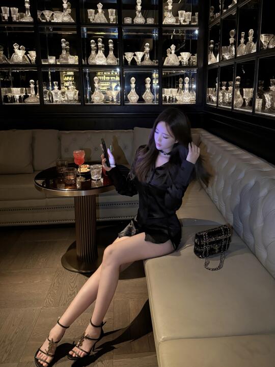 老婆我和那些男的不一样 我是女的