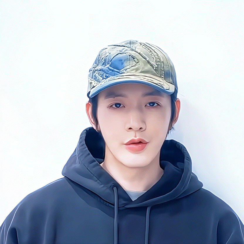 看不懂为为在说什么 只想亲嘴[亲亲]  