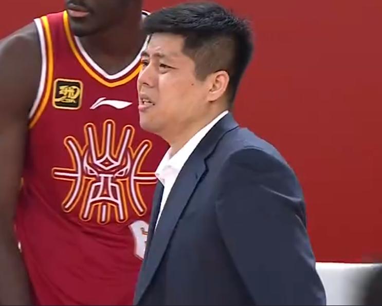 新疆85：89北京，拿550万年薪，罚球4中0，新疆男篮痛失好局！

12月26