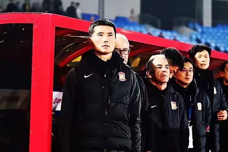 很长时间没有动静的国足今天放了个大招！
新年第一天，国足又开始集训了！
少帅邵佳