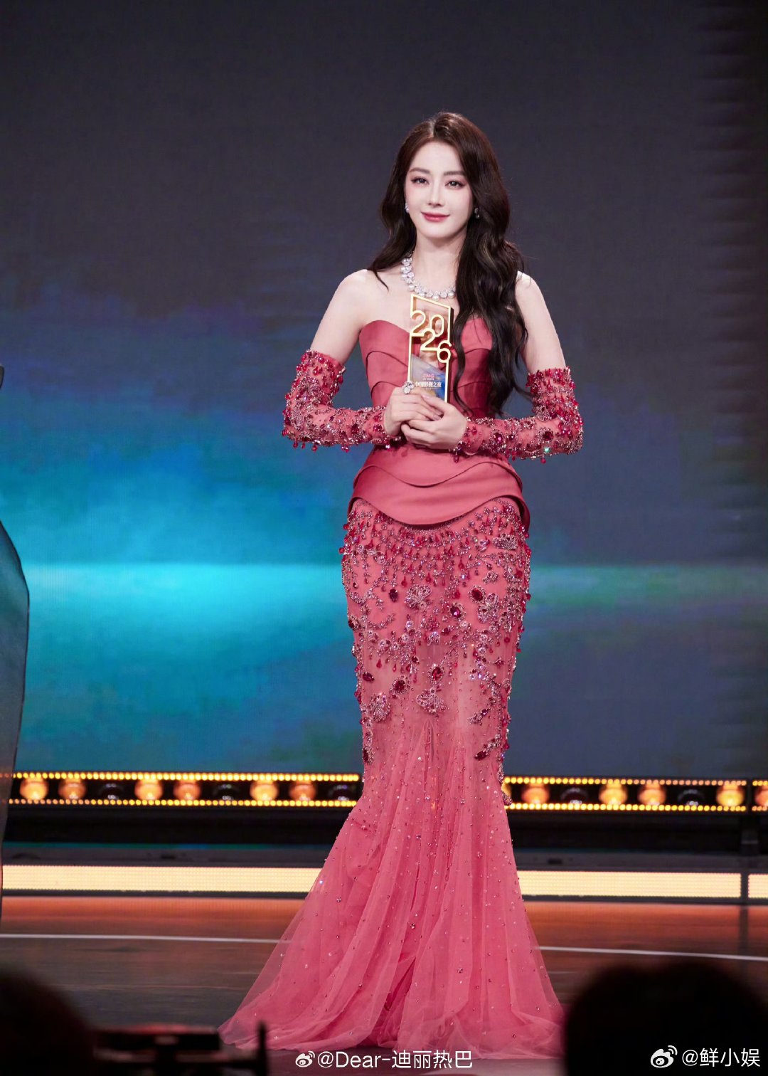 演员迪丽热巴全肯定CMG中国影视之夜演员迪丽热巴全肯定，好棒呀 
