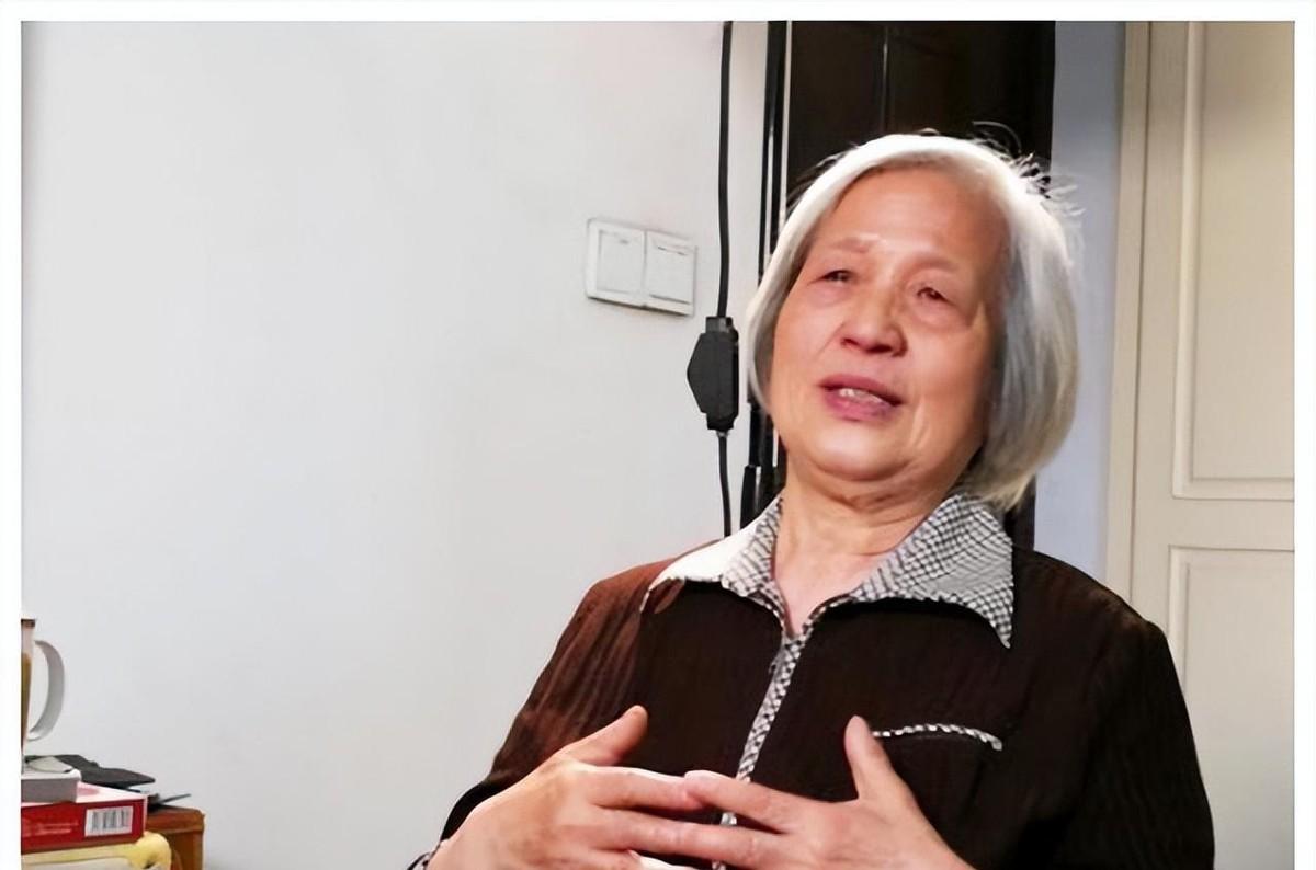 1949年徐林侠哭求特务，恳请放过小萝卜头，让他去讨饭，真令人唏嘘不已！
194