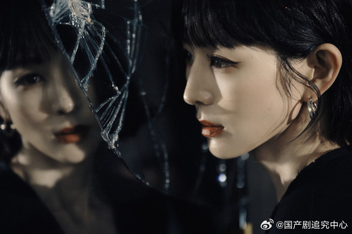 张钧甯豪门家族长公主 咱就是说，张钧甯这身冷感穿搭好绝👑步步都有气势😎豪门继