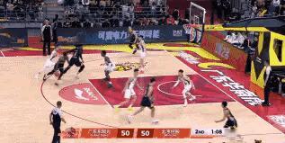 广东东阳光球星胡明轩终于彻底的苏醒了！在今天广东东阳光主场迎战北京控股的比赛中，