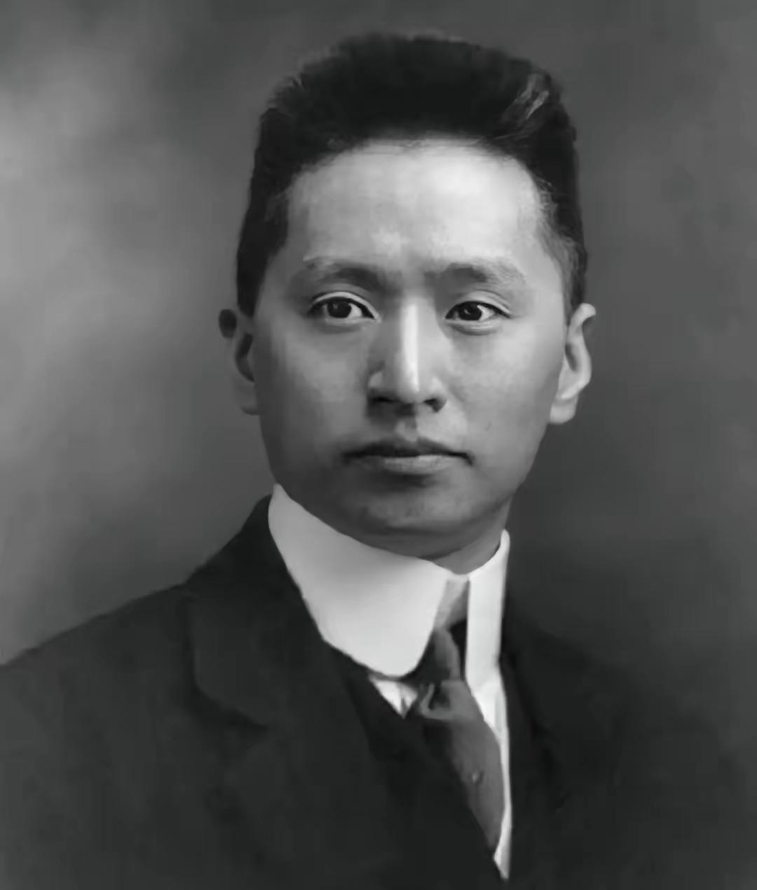 1908年，外交天才顾维钧被骗回国与张润娥完婚，而他却在母亲房中躲了两晚，没想到