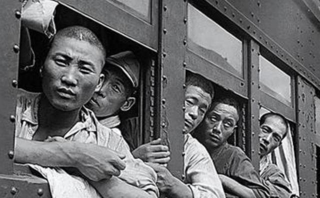 1945年，60万日军俘虏被押往 西伯利亚 ，活下来的却只有40万，活下来的人后