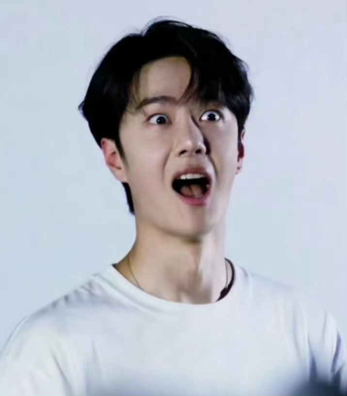 [哈哈] ​​​