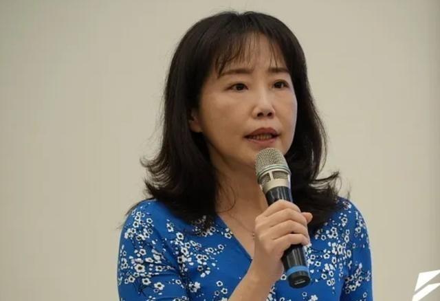 在郑丽文的授意下，尹乃菁修正了表态！赖清德窜访泡汤，尹乃菁第一时间对此回应称，对