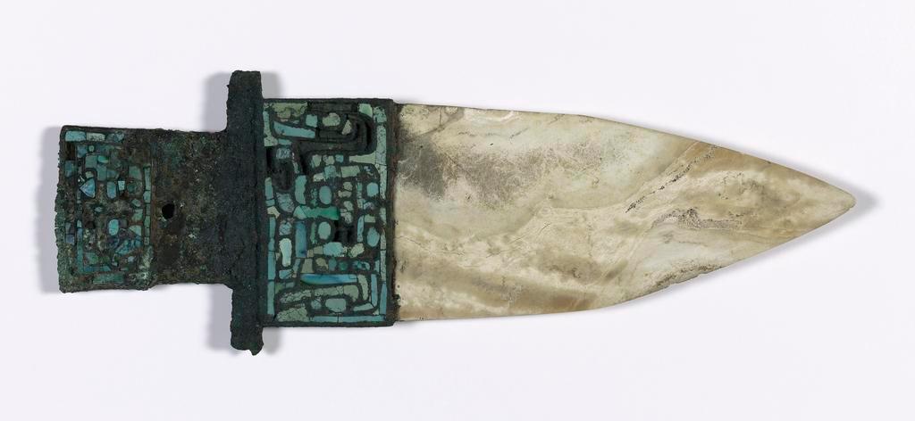 每天一件青铜器 英国剑桥大学菲茨威廉博物馆收藏的一件精彩的商晚期镶嵌绿松石兽面纹