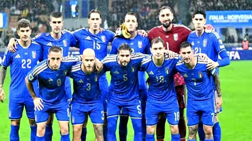 意大利世预赛附加赛抽签结果一出，球迷心又悬起来了！蓝衣军团分在C组，首轮碰乌克兰