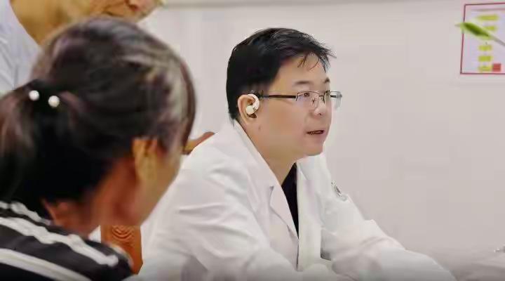 “20岁的胃，60岁的伤”——第一批95后开始胃出血，元凶竟是每天那杯“续命奶茶