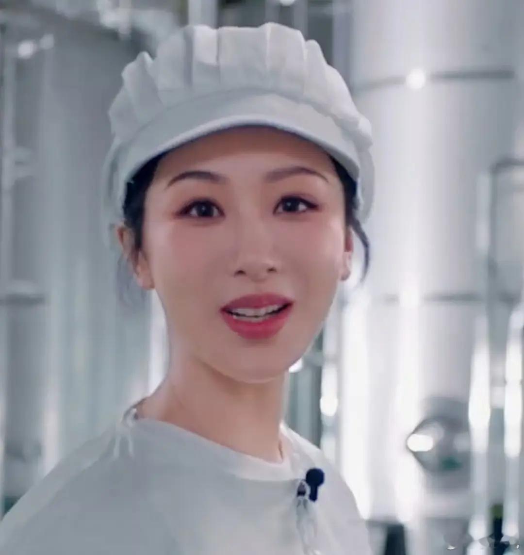 杨紫鼻子变化好大#杨紫# ​​​