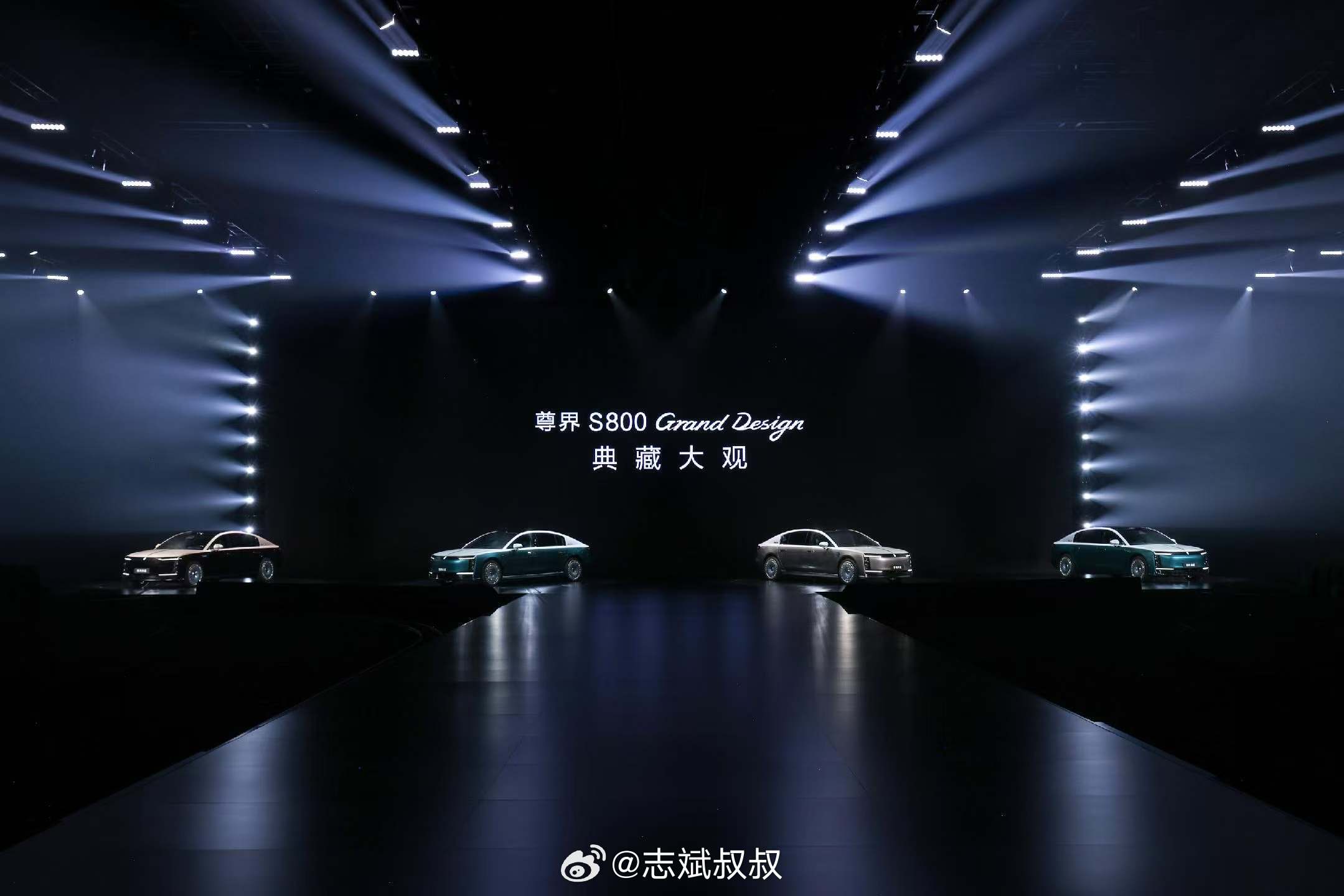 鸿蒙智行尊界品牌盛典今晚除了尊界S800典藏大观，据闻尊界首款MPV V800都