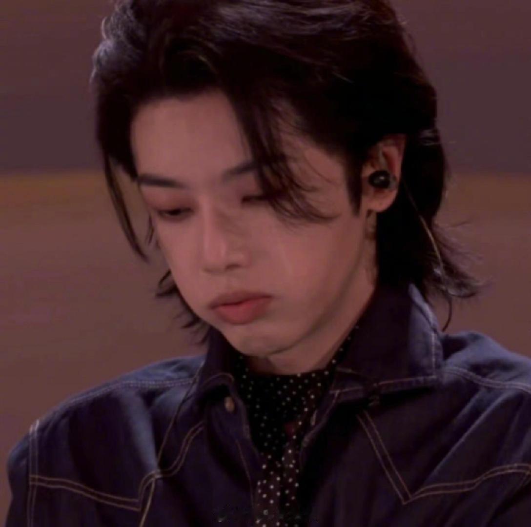 华晨宇听唱给妈妈的歌落泪声鸣远扬 李斌彬把《小霞》唱得像在讲故事，一字一句都是对